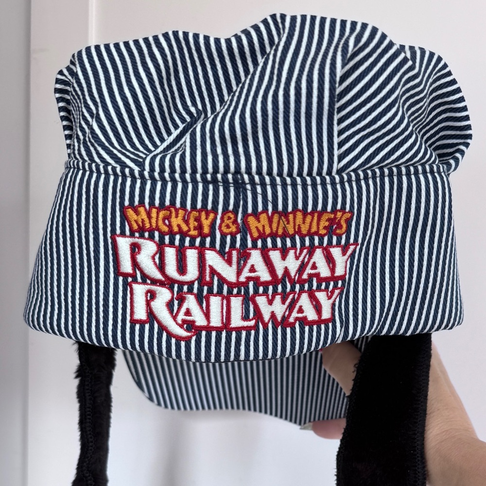 Disney parks, Mickey and Minnie’s runaway Railway goofy conductor / engineer hat - Picture 6 of 6